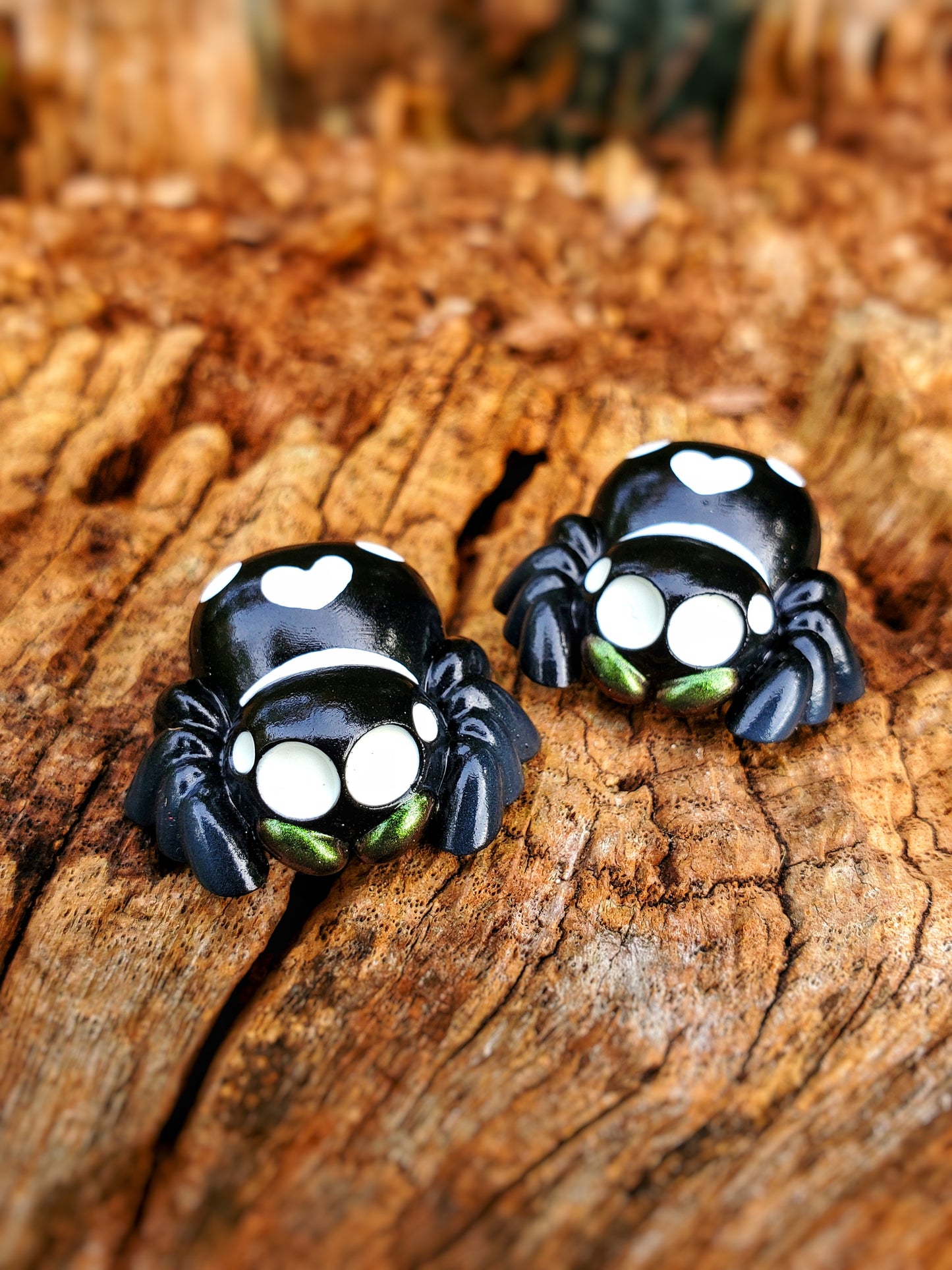 "Bold Jumper" 3D Spider Pin